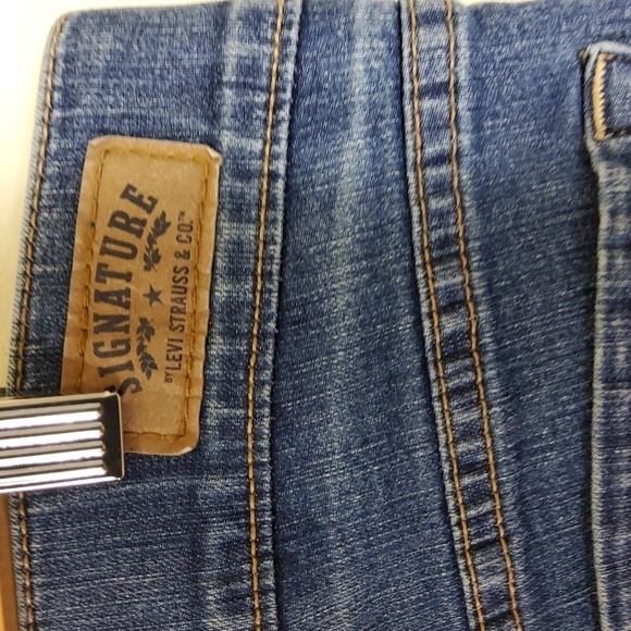 Levi's Signature Women's  Pull On Mid Rise Skinny Jeans Size 12 Misses - Picture 4 of 5